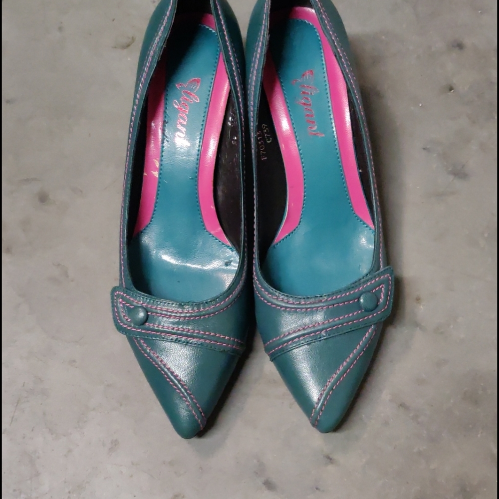 Women pump Size 5